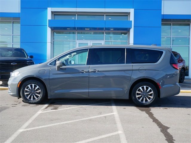 2022 Chrysler Pacifica Hybrid Touring L