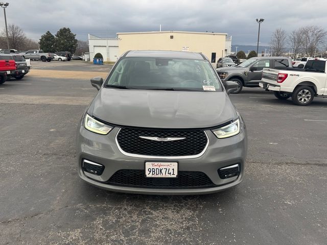 2022 Chrysler Pacifica Hybrid Touring L