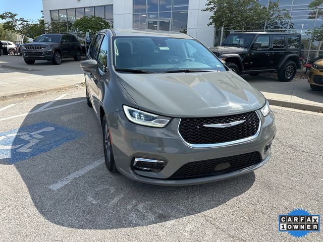 2022 Chrysler Pacifica Hybrid Touring L