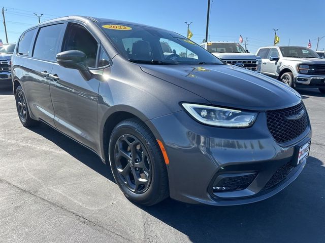 2022 Chrysler Pacifica Hybrid Touring L