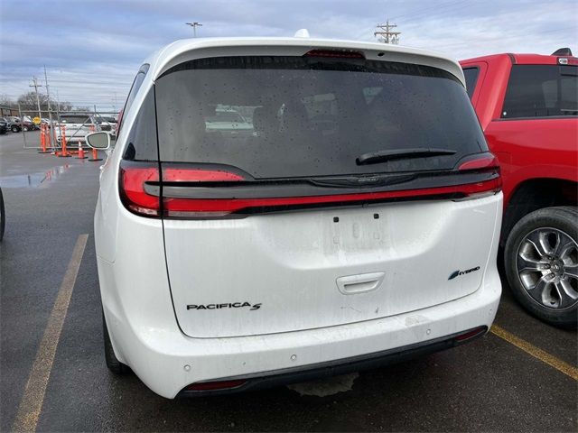 2022 Chrysler Pacifica Hybrid Touring L