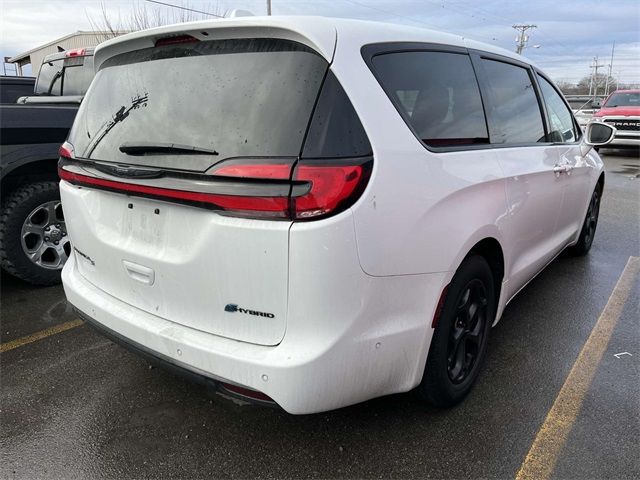 2022 Chrysler Pacifica Hybrid Touring L