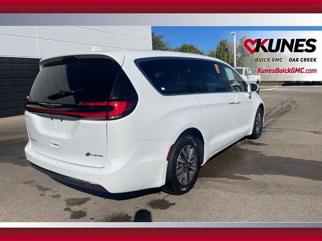 2022 Chrysler Pacifica Hybrid Touring L