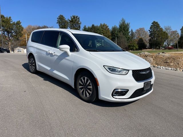 2022 Chrysler Pacifica Hybrid Touring L