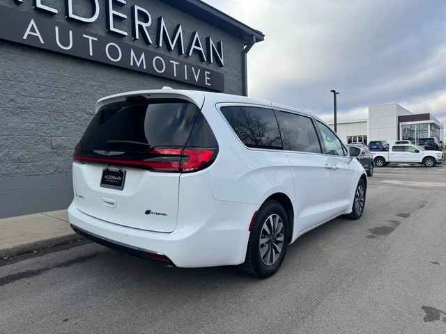 2022 Chrysler Pacifica Hybrid Touring L