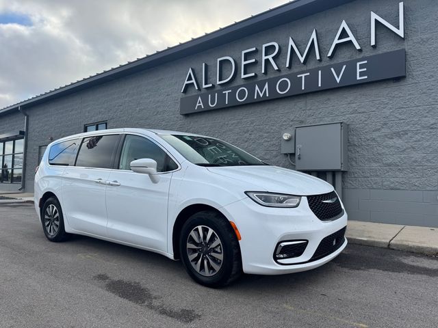 2022 Chrysler Pacifica Hybrid Touring L