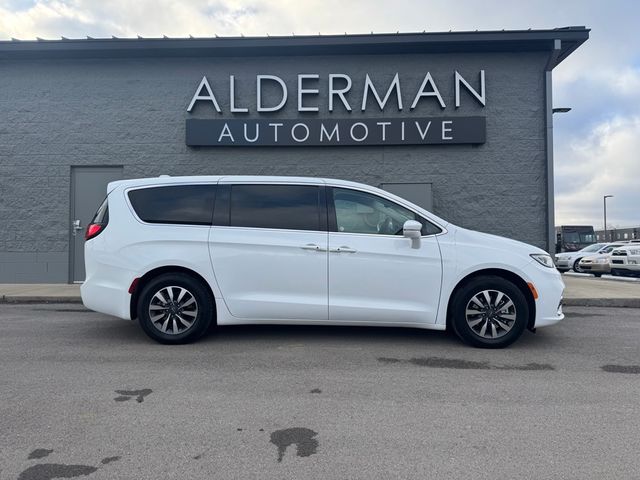 2022 Chrysler Pacifica Hybrid Touring L