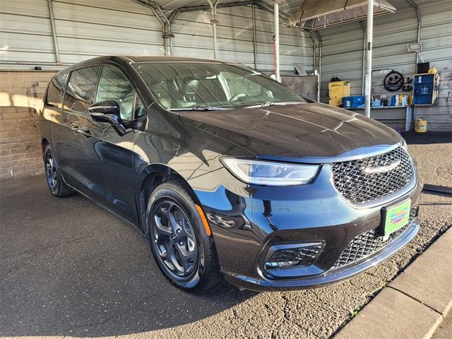 2022 Chrysler Pacifica Hybrid Touring L