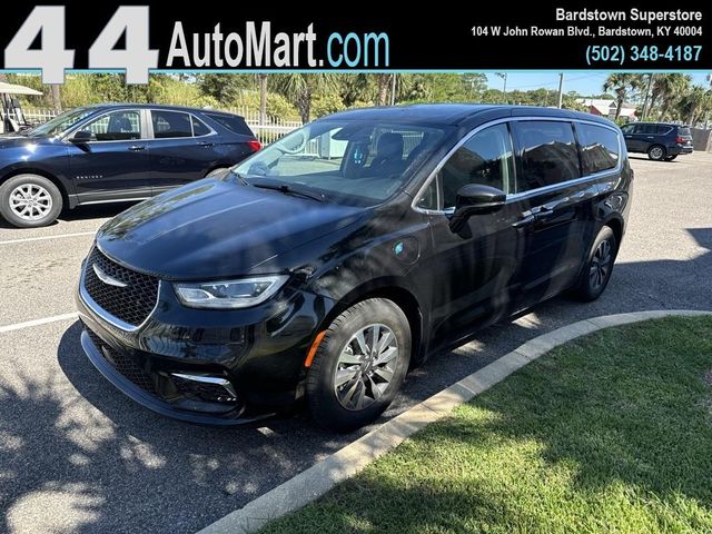 2022 Chrysler Pacifica Hybrid Touring L