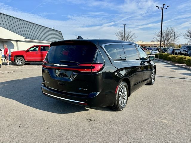 2022 Chrysler Pacifica Hybrid Touring L