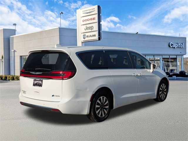 2022 Chrysler Pacifica Hybrid Touring L