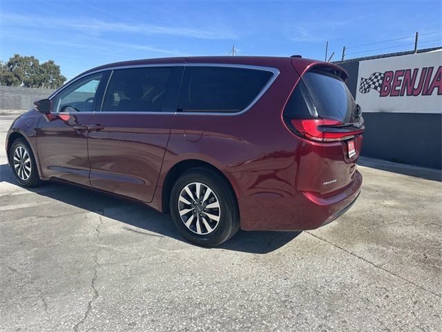 2022 Chrysler Pacifica Hybrid Touring L