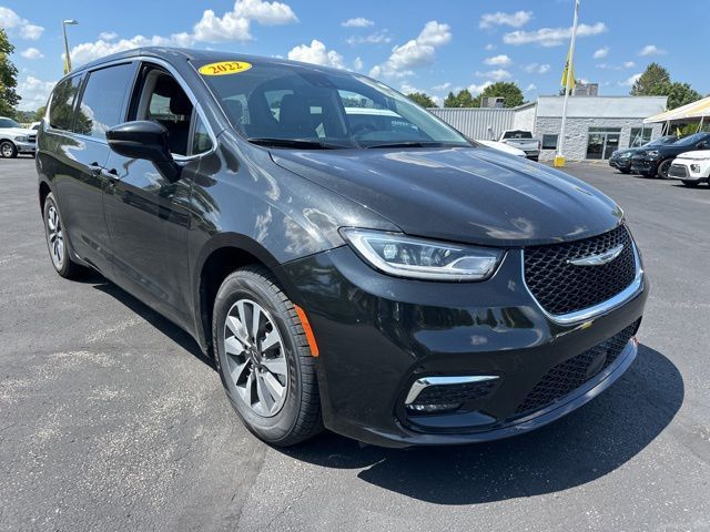 2022 Chrysler Pacifica Hybrid Touring L