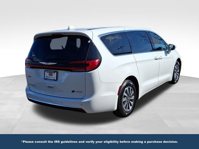 2022 Chrysler Pacifica Hybrid Touring L