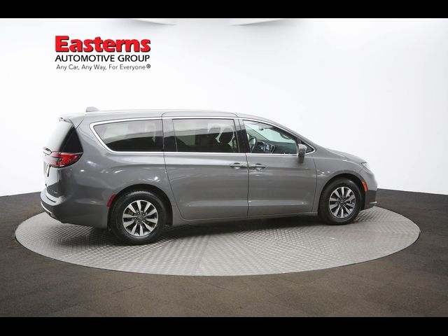 2022 Chrysler Pacifica Hybrid Touring L