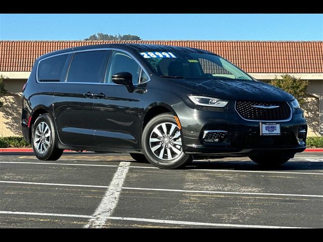 2022 Chrysler Pacifica Hybrid Touring L