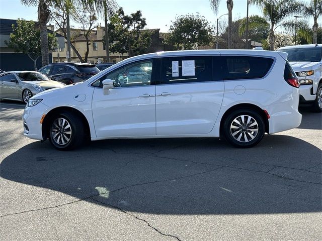 2022 Chrysler Pacifica Hybrid Touring L