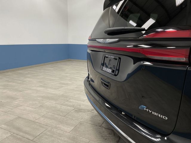 2022 Chrysler Pacifica Hybrid Touring L