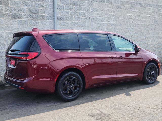 2022 Chrysler Pacifica Hybrid Touring L