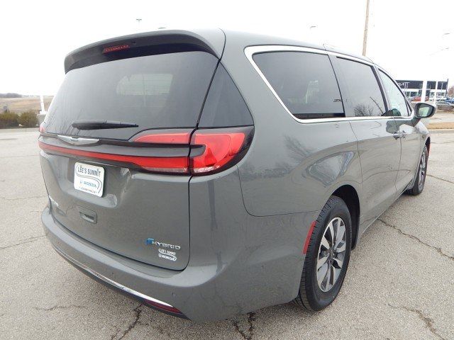 2022 Chrysler Pacifica Hybrid Touring L