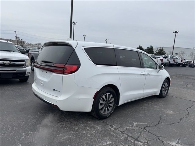 2022 Chrysler Pacifica Hybrid Touring L