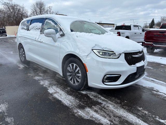 2022 Chrysler Pacifica Hybrid Touring L