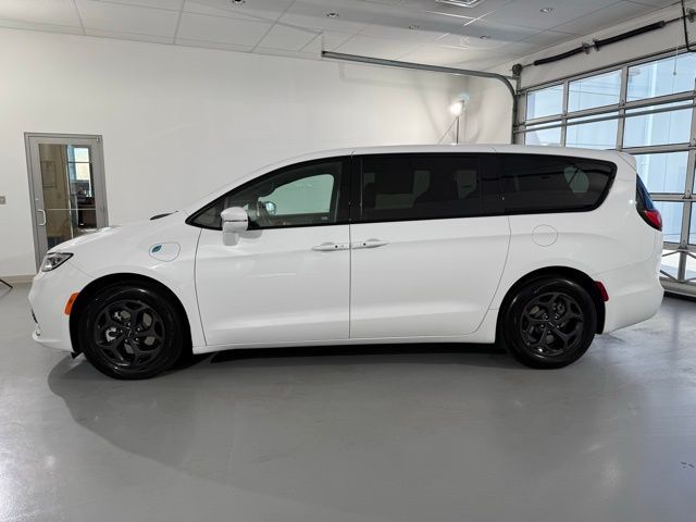 2022 Chrysler Pacifica Hybrid Touring L