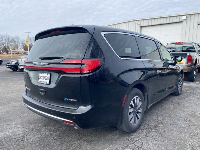 2022 Chrysler Pacifica Hybrid Touring L