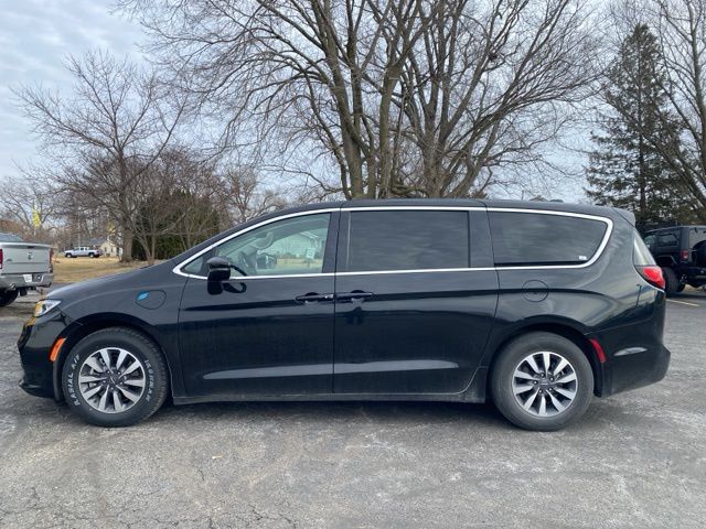 2022 Chrysler Pacifica Hybrid Touring L