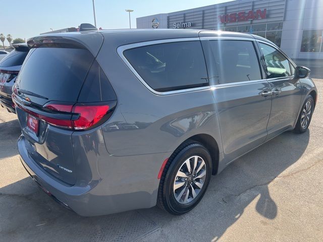 2022 Chrysler Pacifica Hybrid Touring L