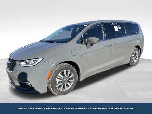 2022 Chrysler Pacifica Hybrid Touring L