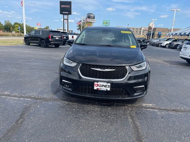 2022 Chrysler Pacifica Hybrid Touring L