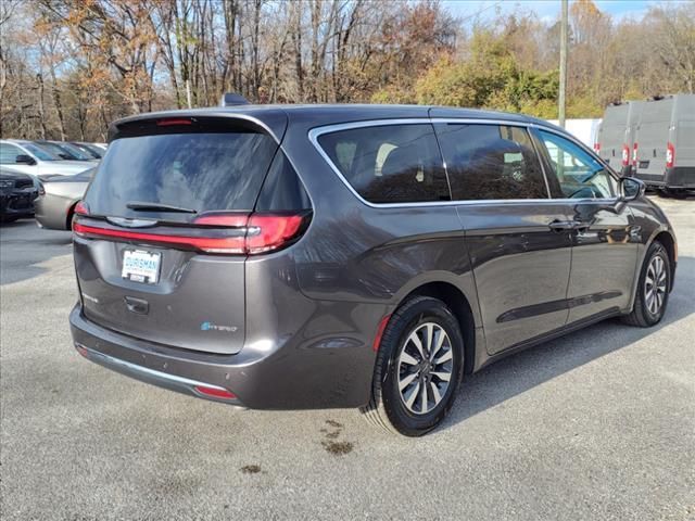 2022 Chrysler Pacifica Hybrid Touring L