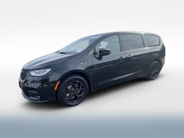 2022 Chrysler Pacifica Hybrid Touring L