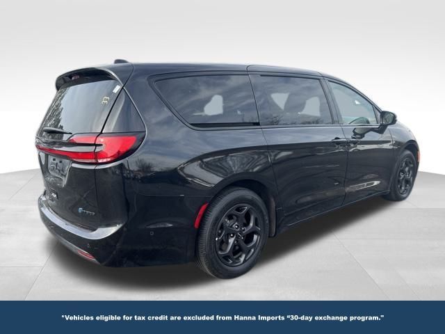 2022 Chrysler Pacifica Hybrid Touring L