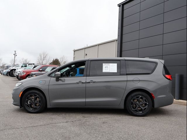 2022 Chrysler Pacifica Hybrid Touring L