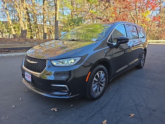 2022 Chrysler Pacifica Hybrid Touring L