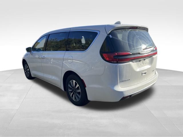 2022 Chrysler Pacifica Hybrid Touring L