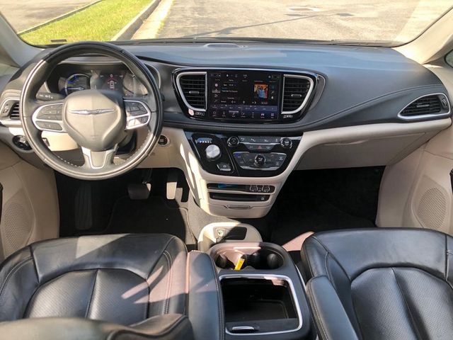 2022 Chrysler Pacifica Hybrid Touring L