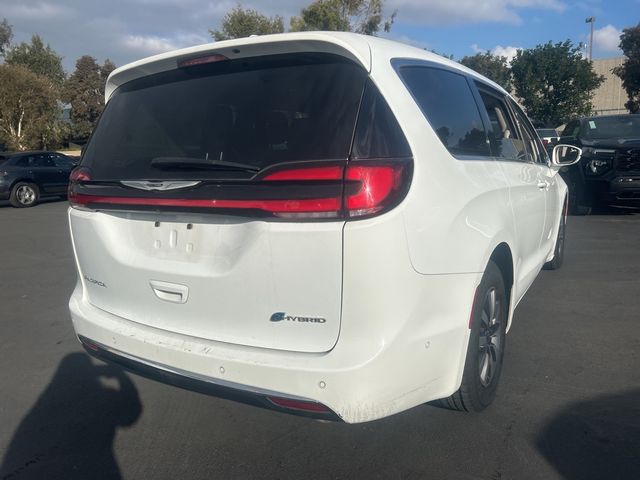 2022 Chrysler Pacifica Hybrid Touring L