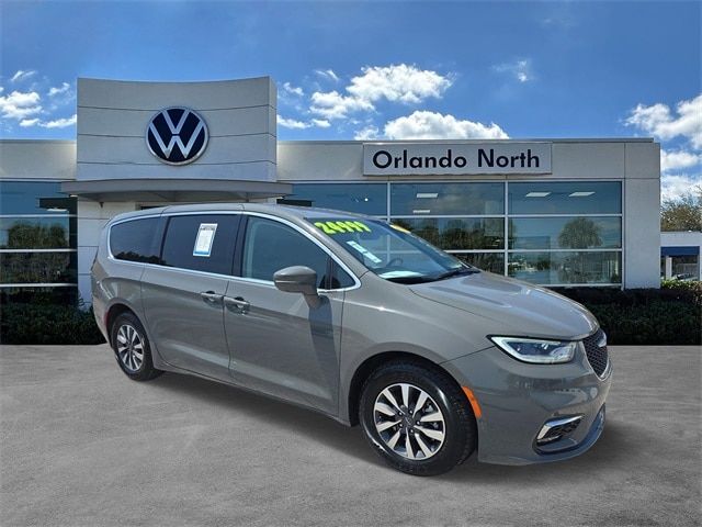 2022 Chrysler Pacifica Hybrid Touring L