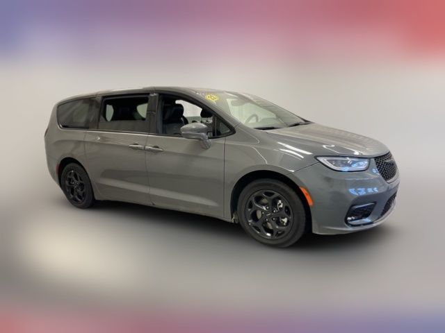 2022 Chrysler Pacifica Hybrid Touring L