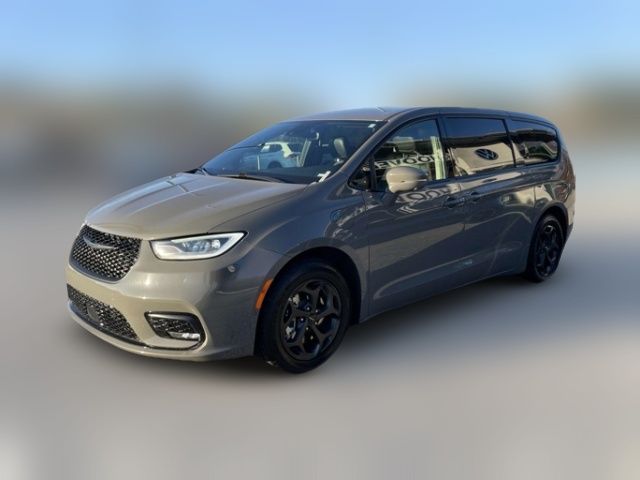 2022 Chrysler Pacifica Hybrid Touring L