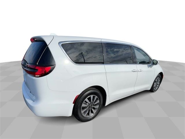 2022 Chrysler Pacifica Hybrid Touring L