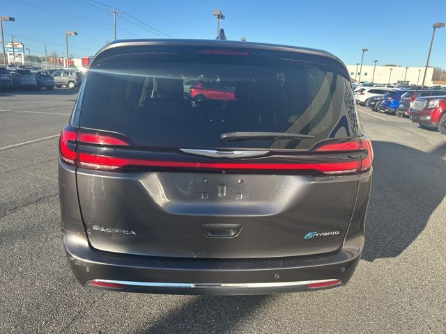 2022 Chrysler Pacifica Hybrid Touring L