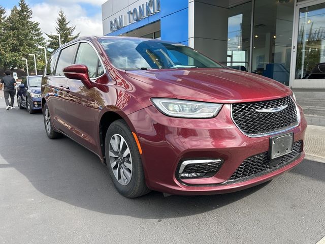 2022 Chrysler Pacifica Hybrid Touring L