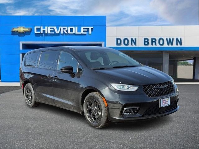 2022 Chrysler Pacifica Hybrid Touring L