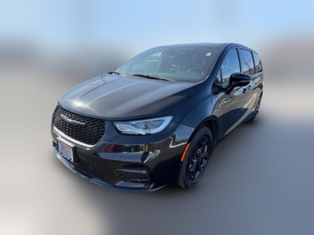 2022 Chrysler Pacifica Hybrid Touring L