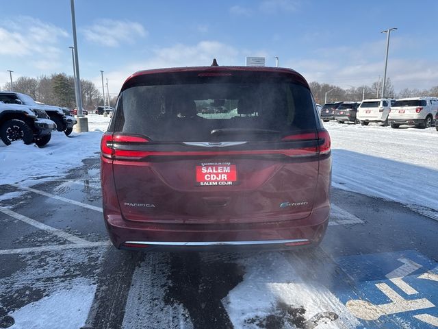 2022 Chrysler Pacifica Hybrid Touring L