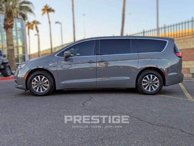 2022 Chrysler Pacifica Hybrid Touring L